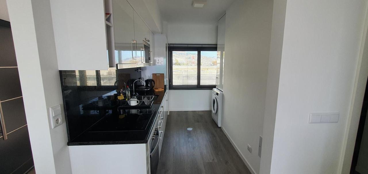 Apartamento T2-5M Aeroporto Cr7 Santa Cruz  Eksteriør billede