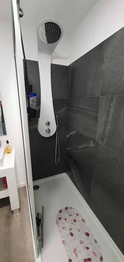 Apartamento T2-5M Aeroporto Cr7 Santa Cruz  Eksteriør billede