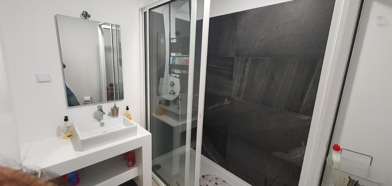 Apartamento T2-5M Aeroporto Cr7 Santa Cruz  Eksteriør billede